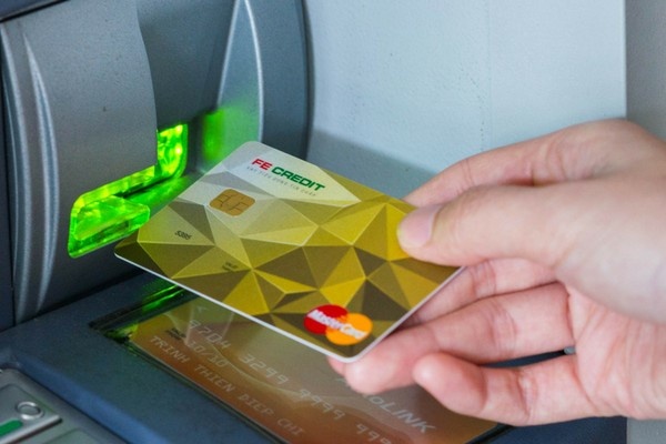 FE Credit chuyen sang hinh thuc cong ty co phan, don duong ban von? hinh anh