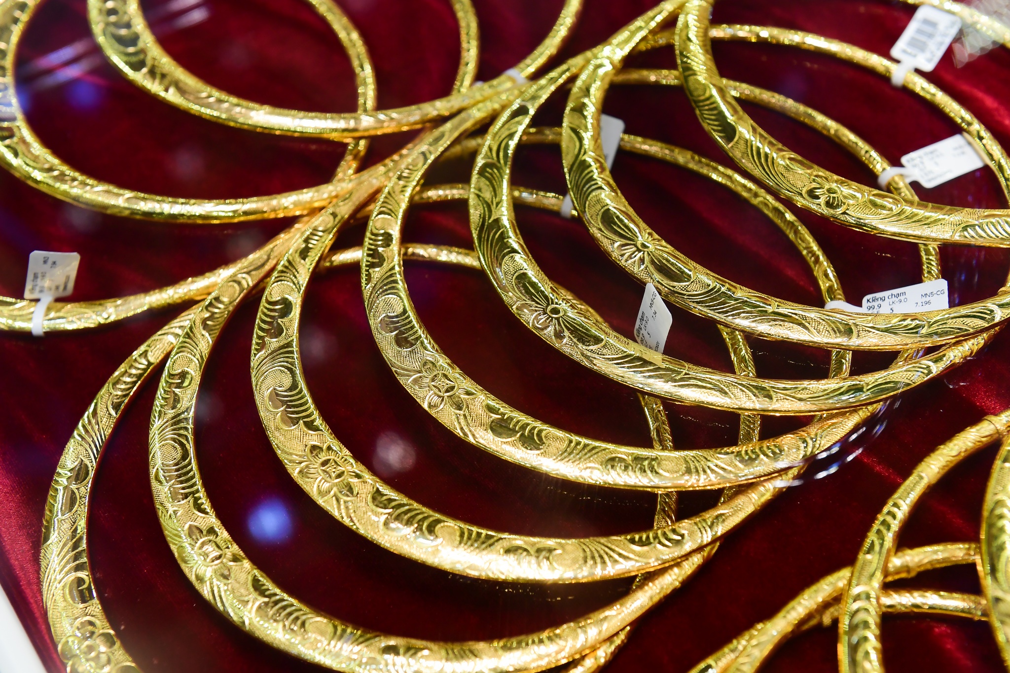 Gia vang len gan 47 trieu dong/luong hinh anh