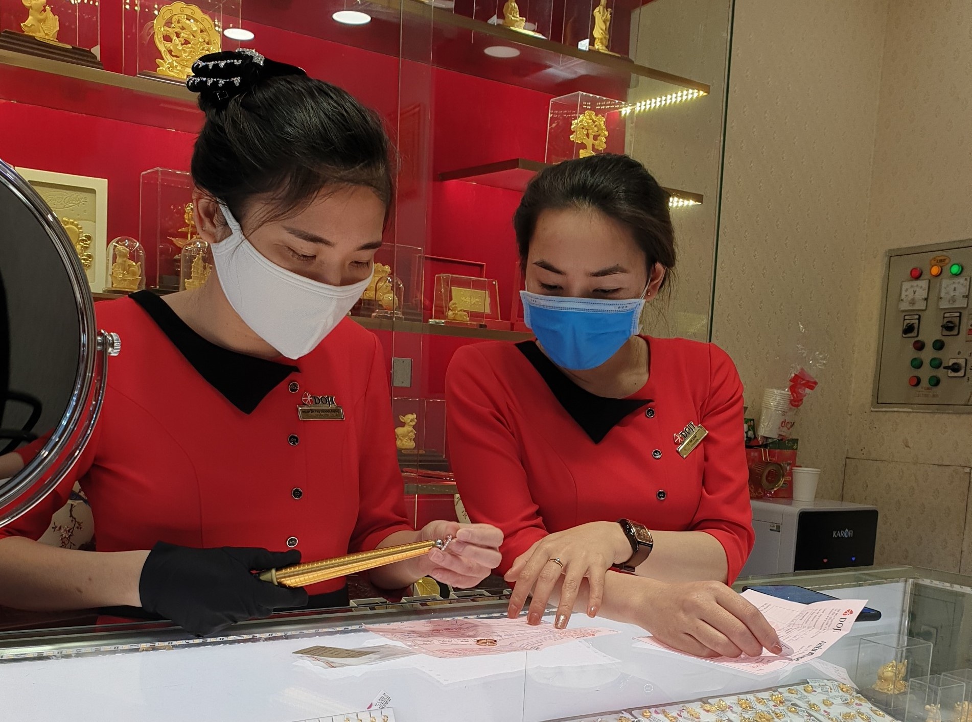 Vang giam hon 2 trieu dong/luong hinh anh