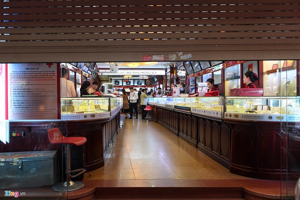 Gia vang trong nuoc hom nay tang manh anh 1