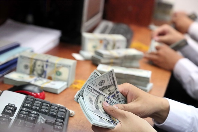 Gia ban USD tiep tuc tang vot hinh anh