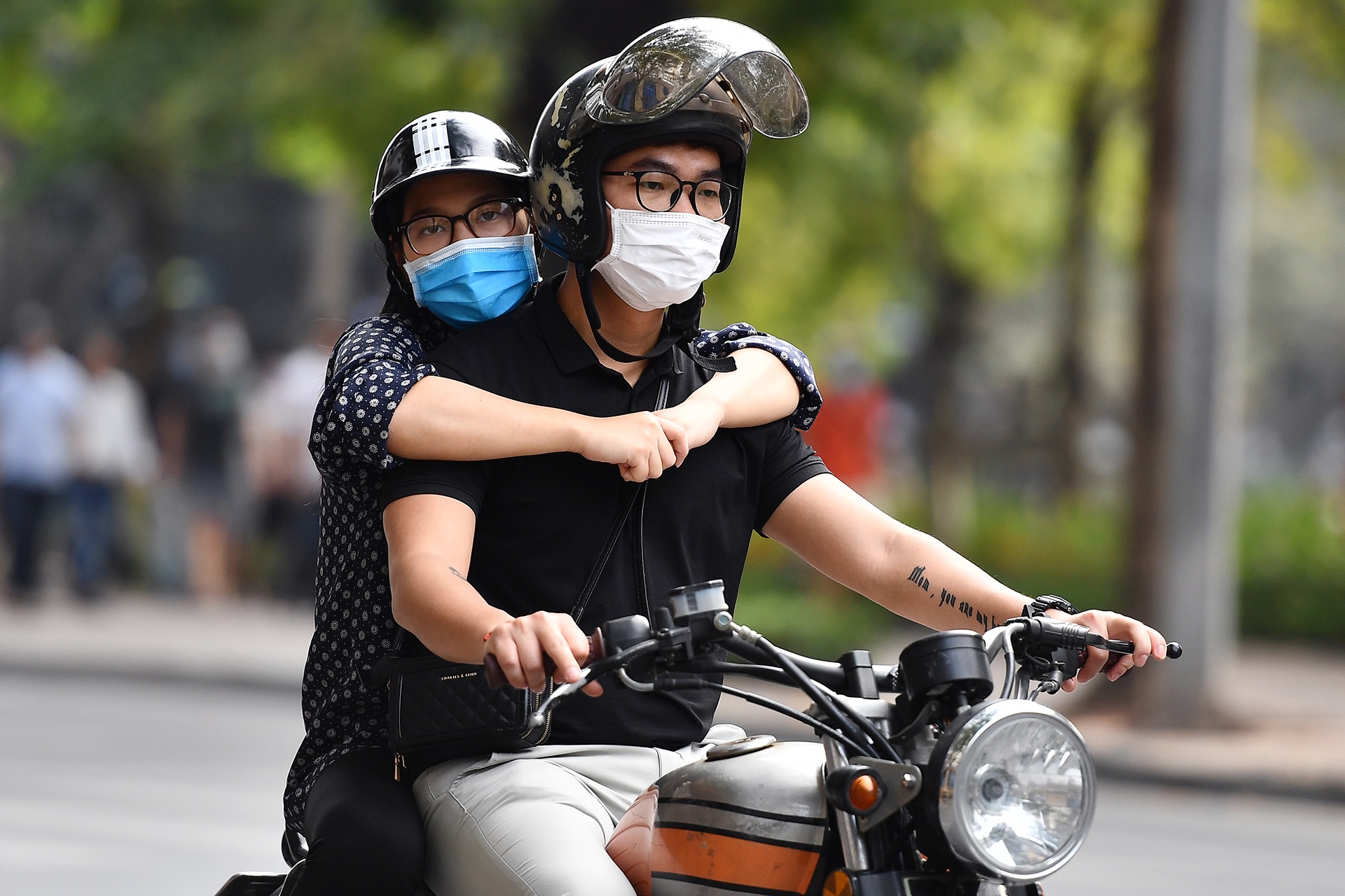 Nghi viec tam thoi do Covid-19 co duoc tra luong? hinh anh