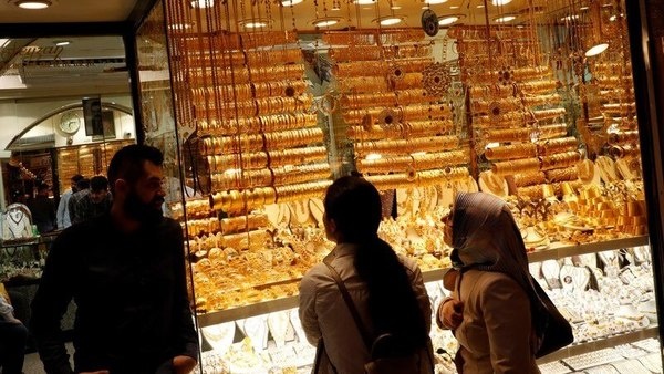 Khi nao gia vang tang len 1.800 USD? hinh anh