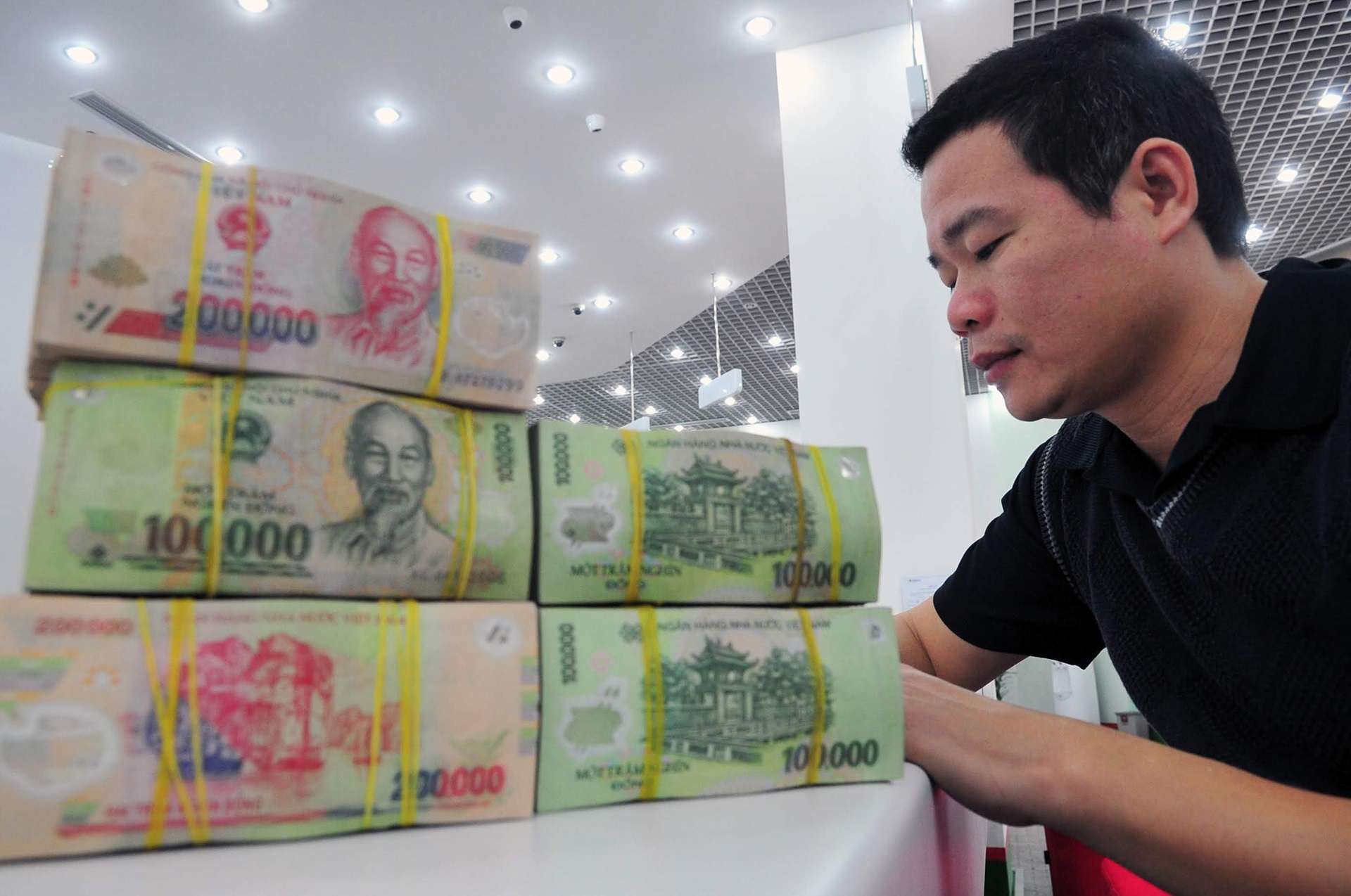 Bo Tai chinh de xuat goi ho tro gian nop thue 180.000 ty hinh anh