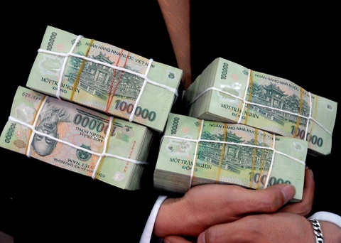 Lai suat giam 2,5% van hiem nguoi vay hinh anh