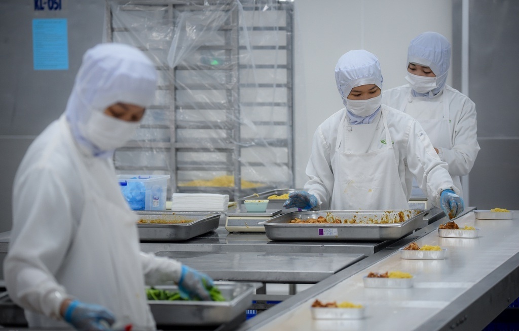 Cong ty ban suat an may bay lao dao anh 1