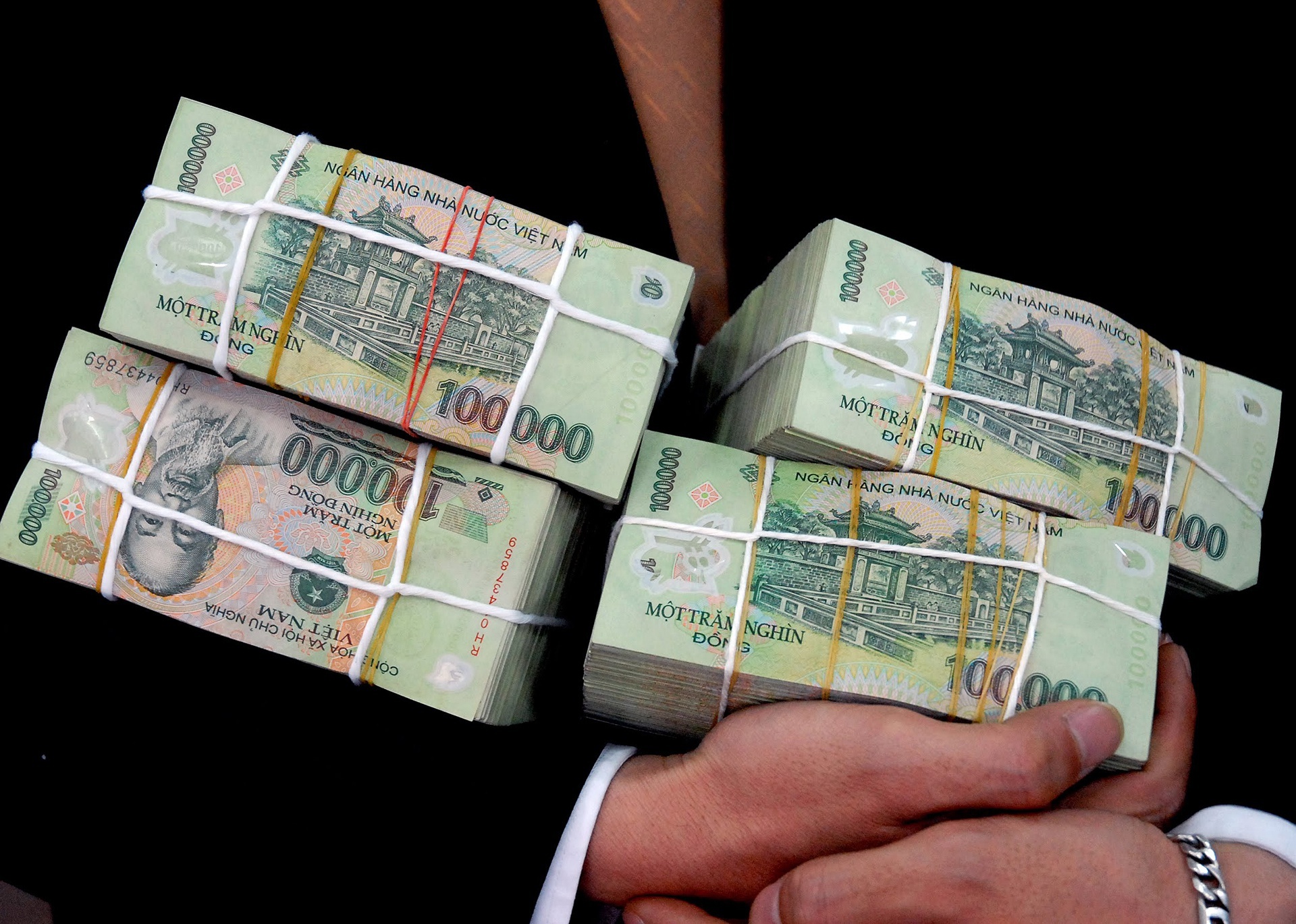 Cac ngan hang rut manh tien gui de bu dap thanh khoan? hinh anh