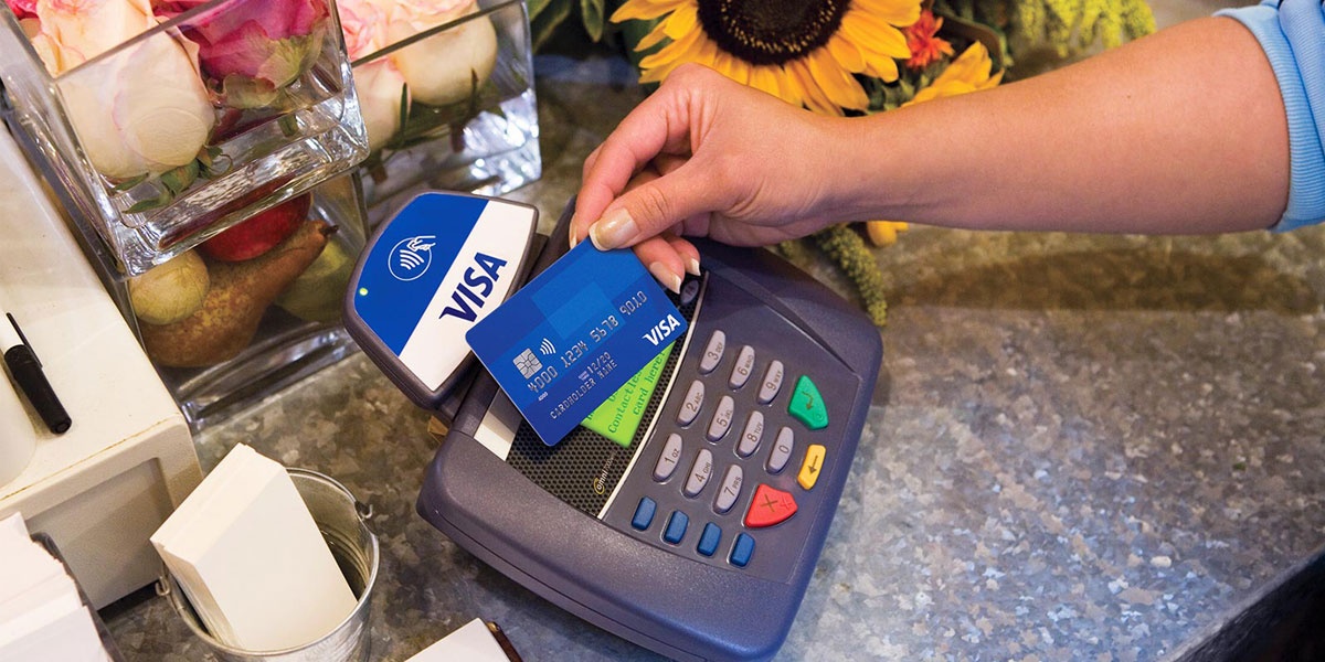 De nghi Visa va MasterCard mien,  giam mot loat phi anh 1