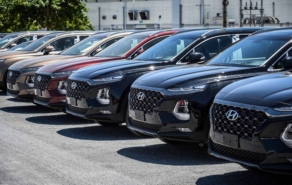 Bo Tai chinh khong dong y giam phi truoc ba oto, thue xang dau hinh anh