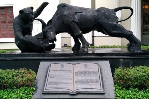 Giam mot nua phi, le phi trong linh vuc chung khoan hinh anh