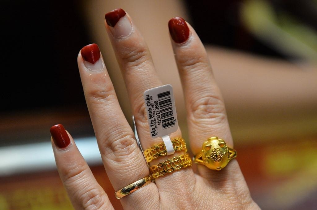 Gia vang giam phien thu 4 lien tiep hinh anh