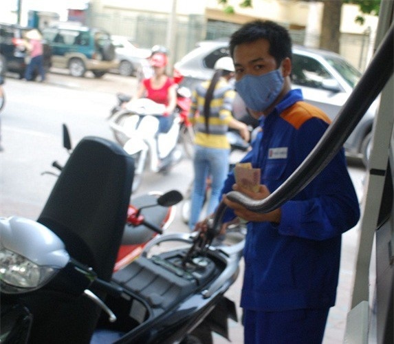 Gia xang dau xuong thap, quy binh on du gan 5.000 ty dong hinh anh