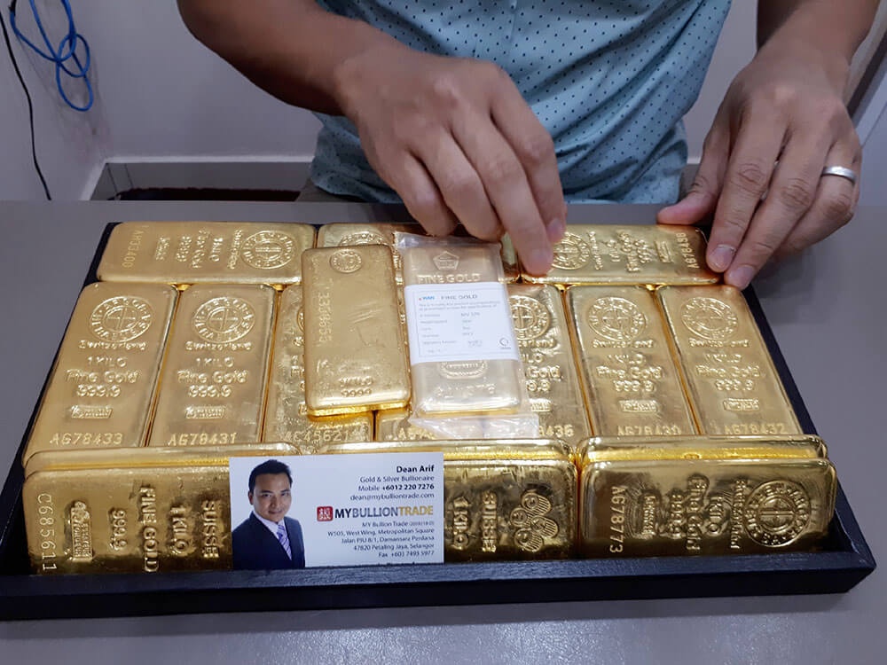 Vang trong nuoc ban gia 49 trieu/luong, van re hon the gioi hinh anh