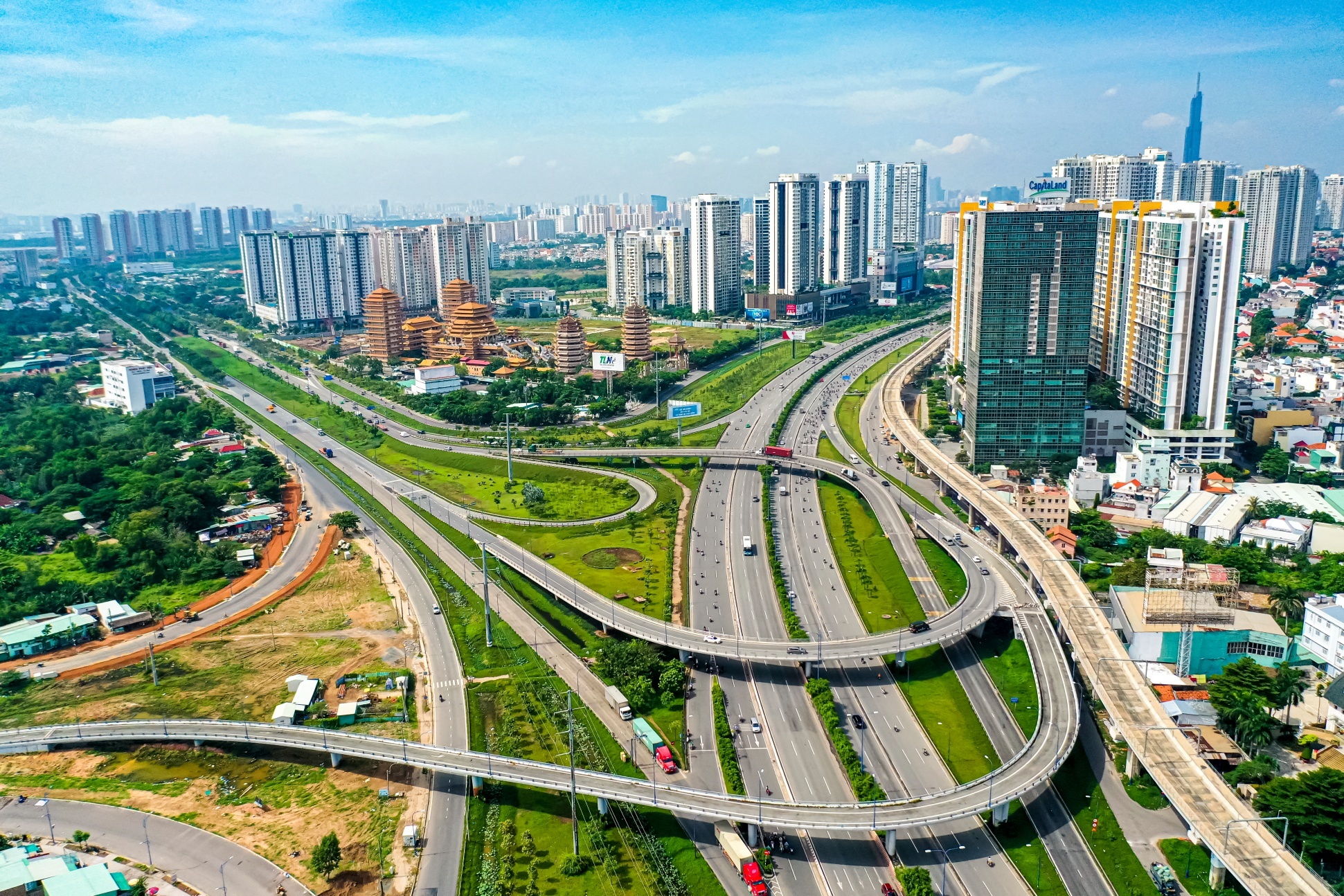 Mot doanh nghiep muon dau tu duong bo tren cao 1 ty USD tai TP.HCM hinh anh