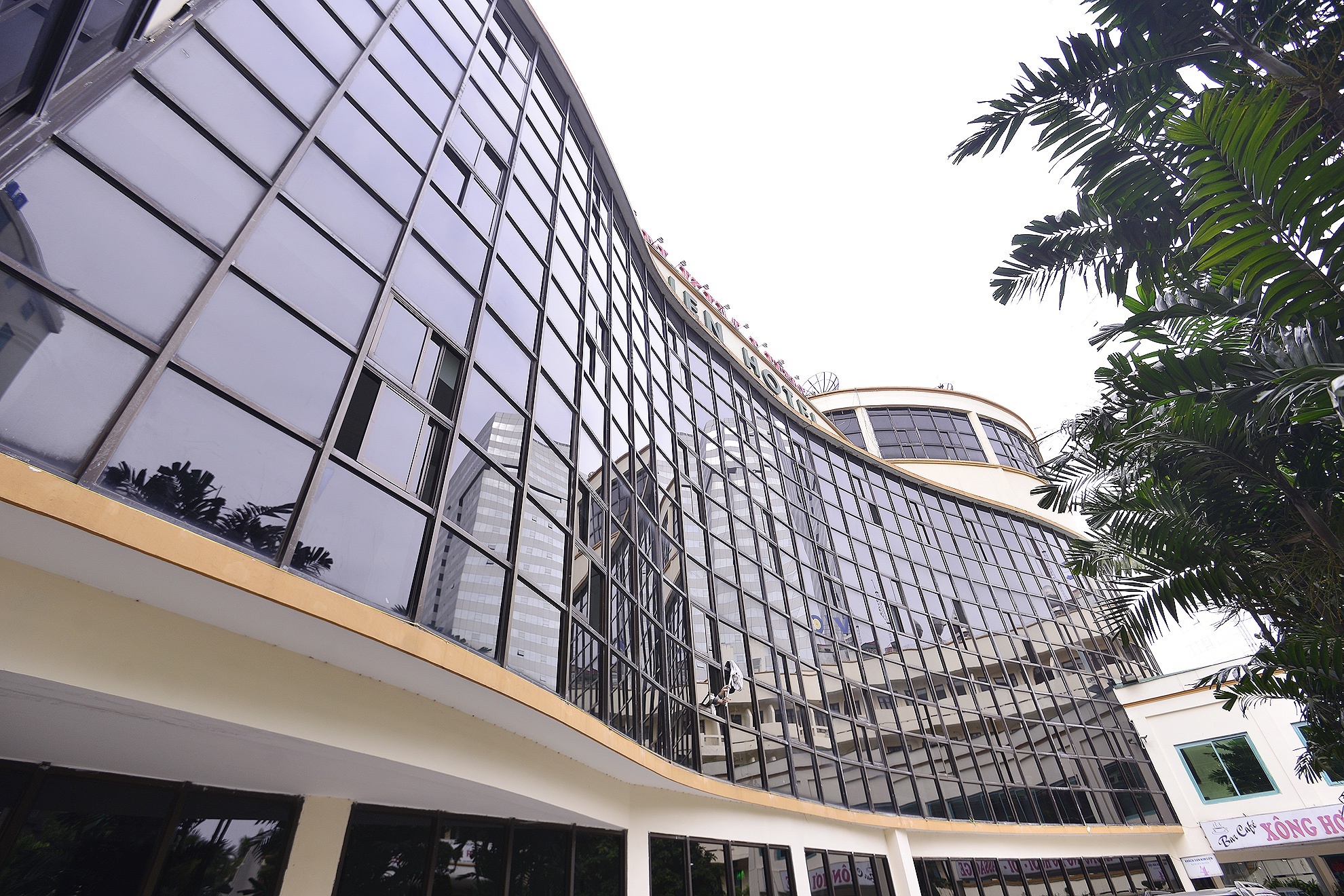 Bau Thuy van nuoi tham vong tai khach san Kim Lien hinh anh