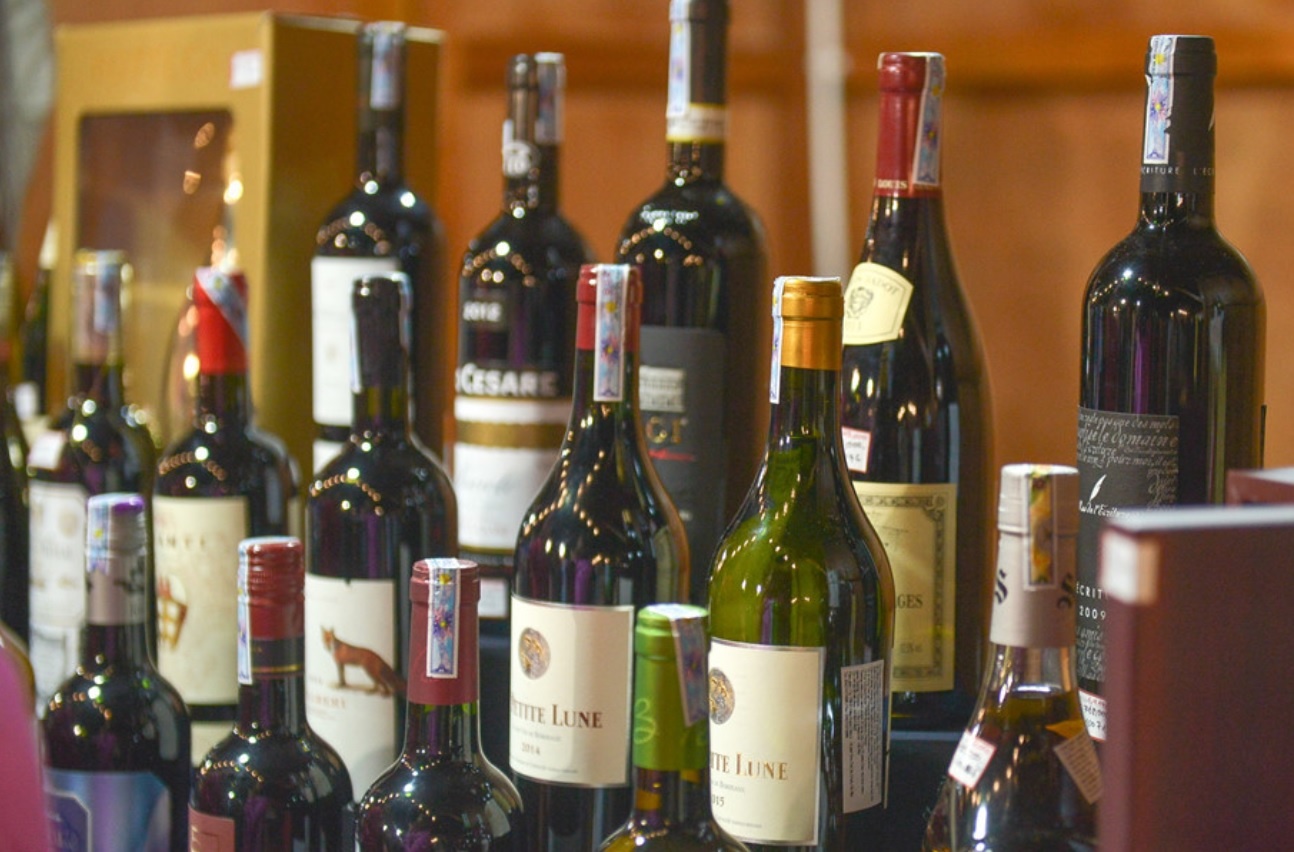 Ban ruou cho nguoi duoi 18 tuoi co the bi phat 1 trieu dong hinh anh