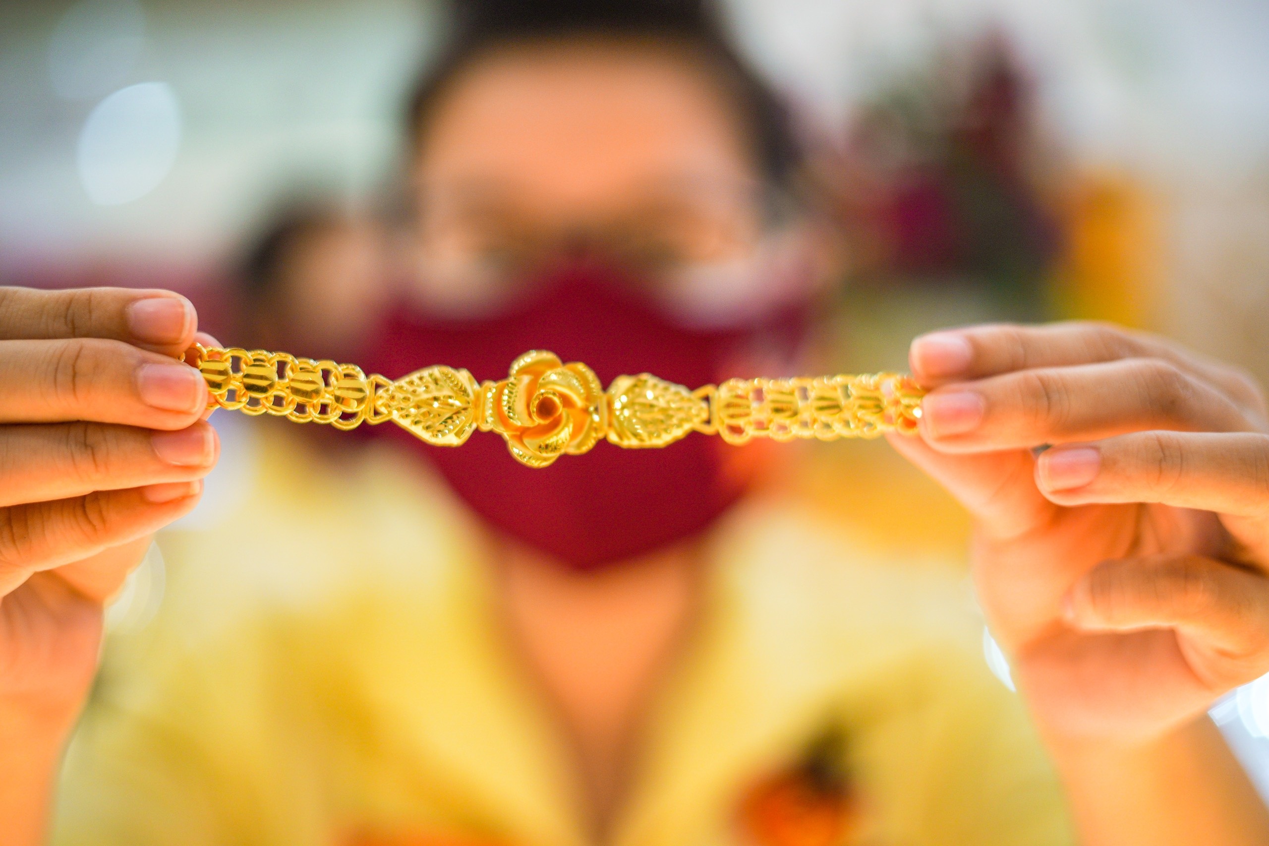 Gia vang tang cao nhat 2 thang hinh anh