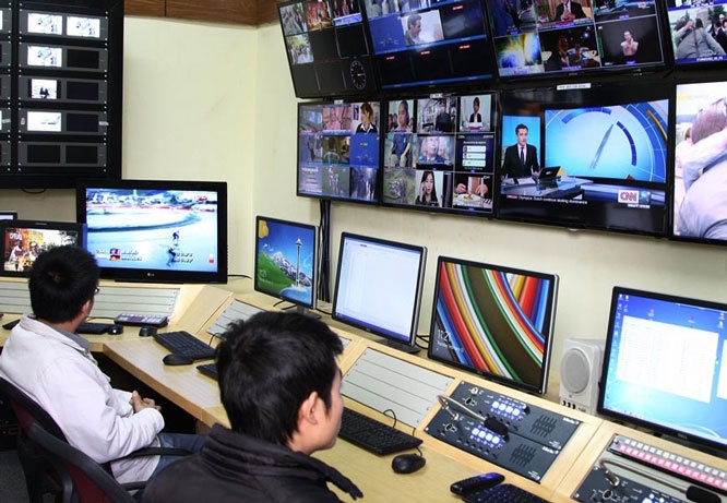 Doanh nghiep truyen hinh tra tien anh 1