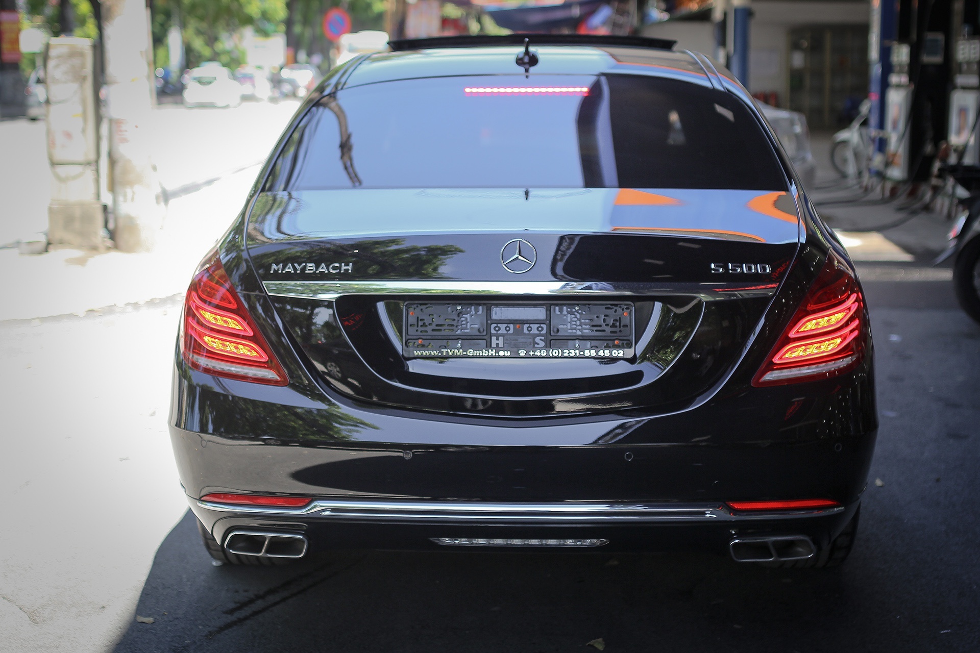 Doanh so xe Mercedes tang manh khi giam 50% le phi truoc ba hinh anh