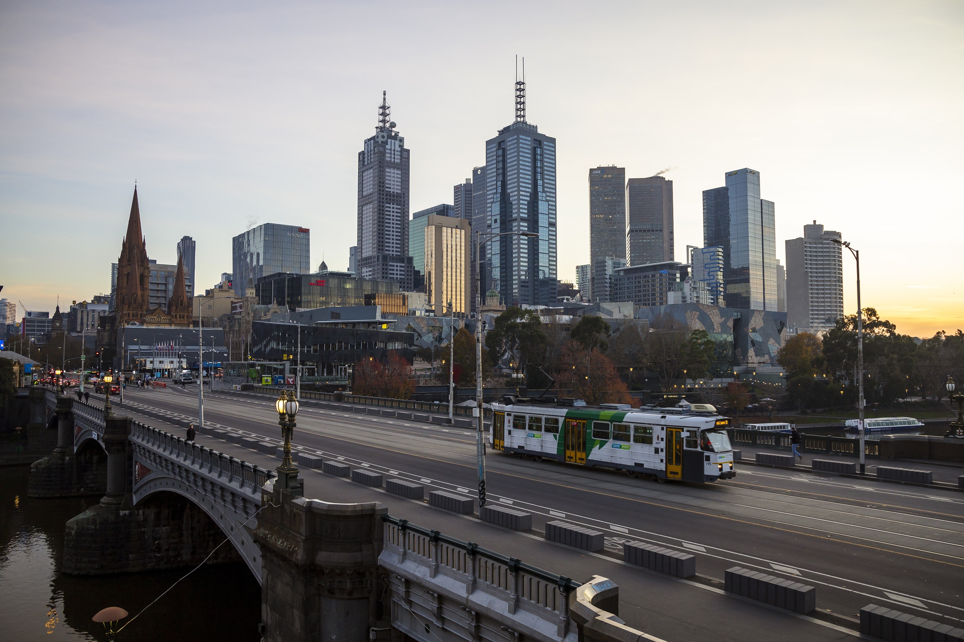 Melbourne mo cua sau 112 ngay phong toa chong dich hinh anh