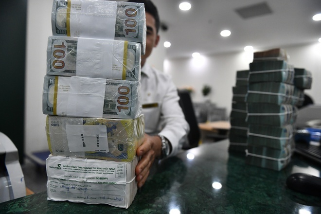 Phat hanh trai phieu doanh nghiep cao ky luc hinh anh