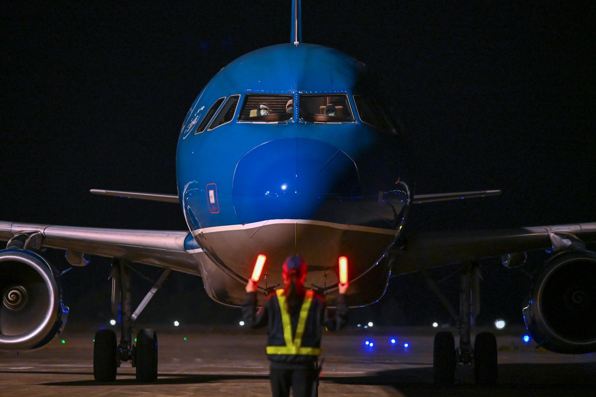 Lanh dao Vietnam Airlines tin rang co phieu se khong bi huy niem yet hinh anh