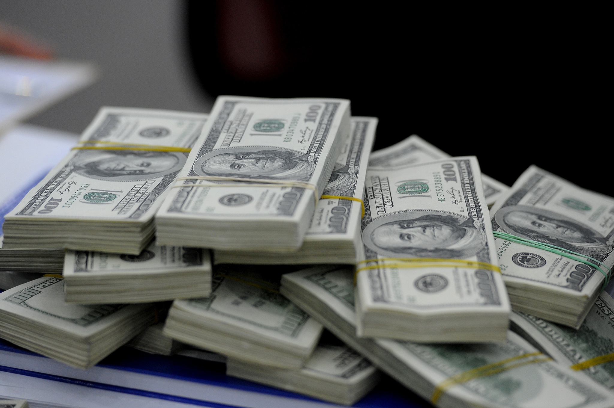 My gan mac Viet Nam thao tung tien te anh 1