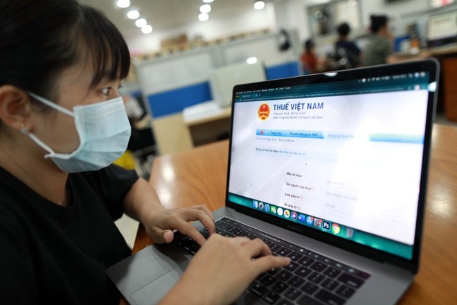 Nganh thue thu ngan sach vuot du toan hinh anh