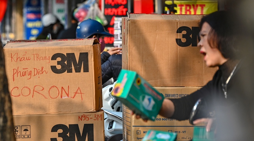 Cong ty san xuat khau trang khong con lai lon hinh anh