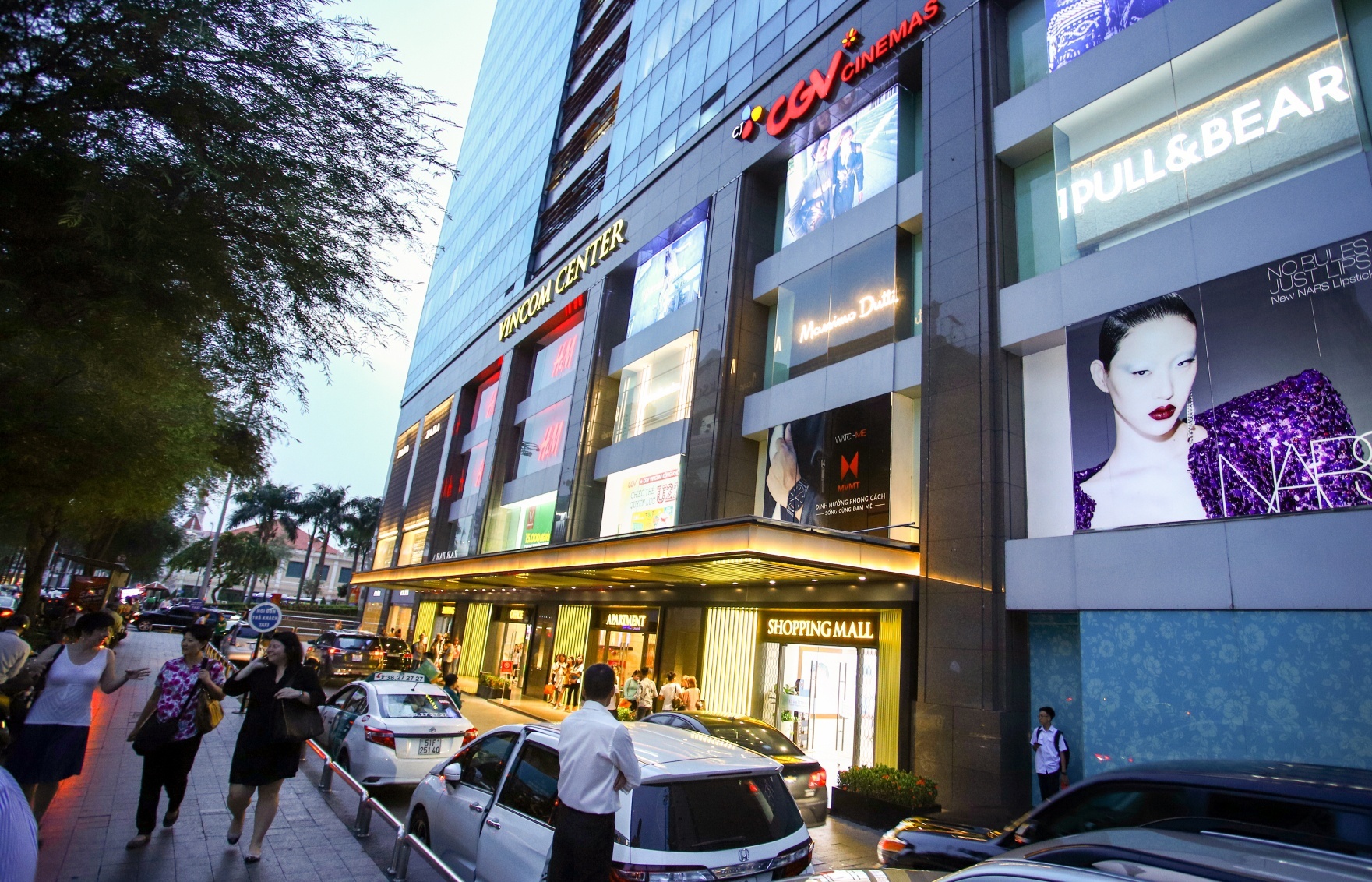 Vincom Retail sap nhap hai cong ty con hinh anh