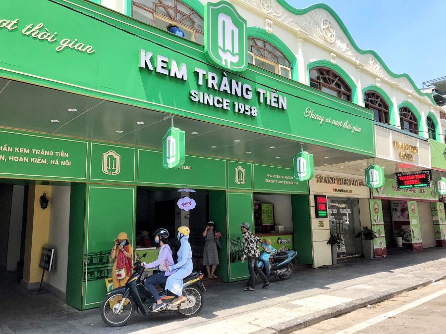 Ong chu hang kem Trang Tien lam an ra sao? hinh anh