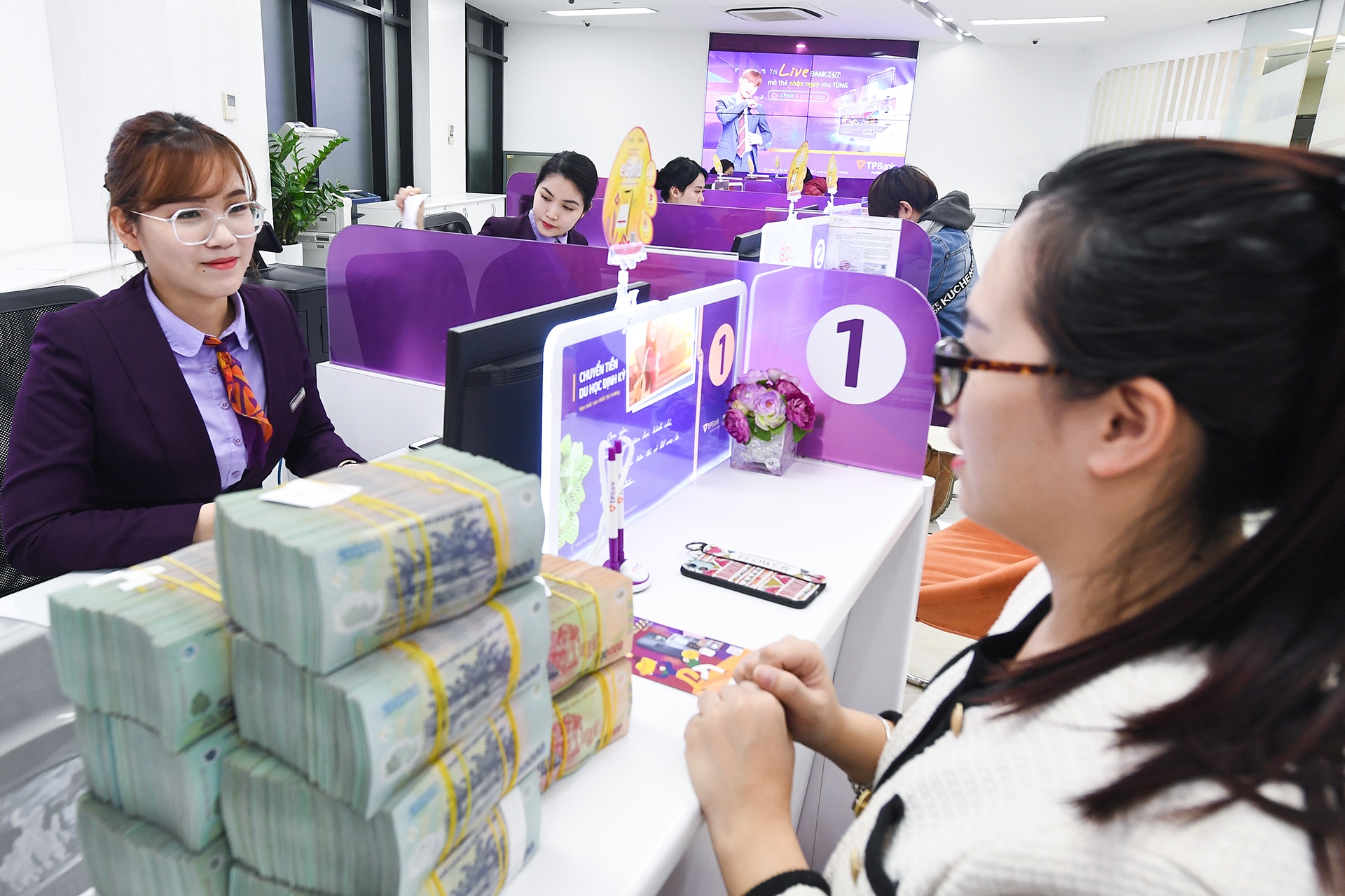 Tin dung lai tang cham anh 1