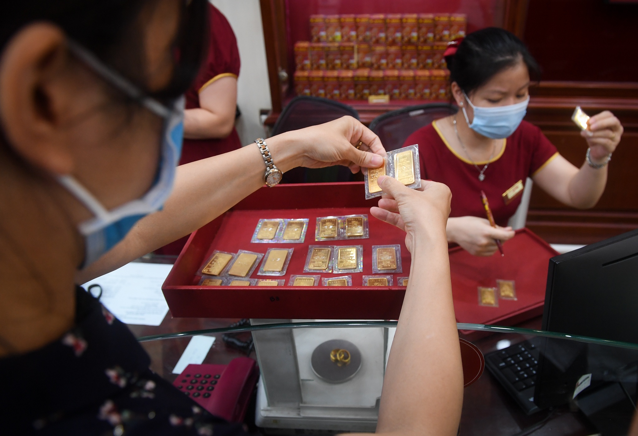 Gia vang mieng vuot moc 57 trieu/luong hinh anh