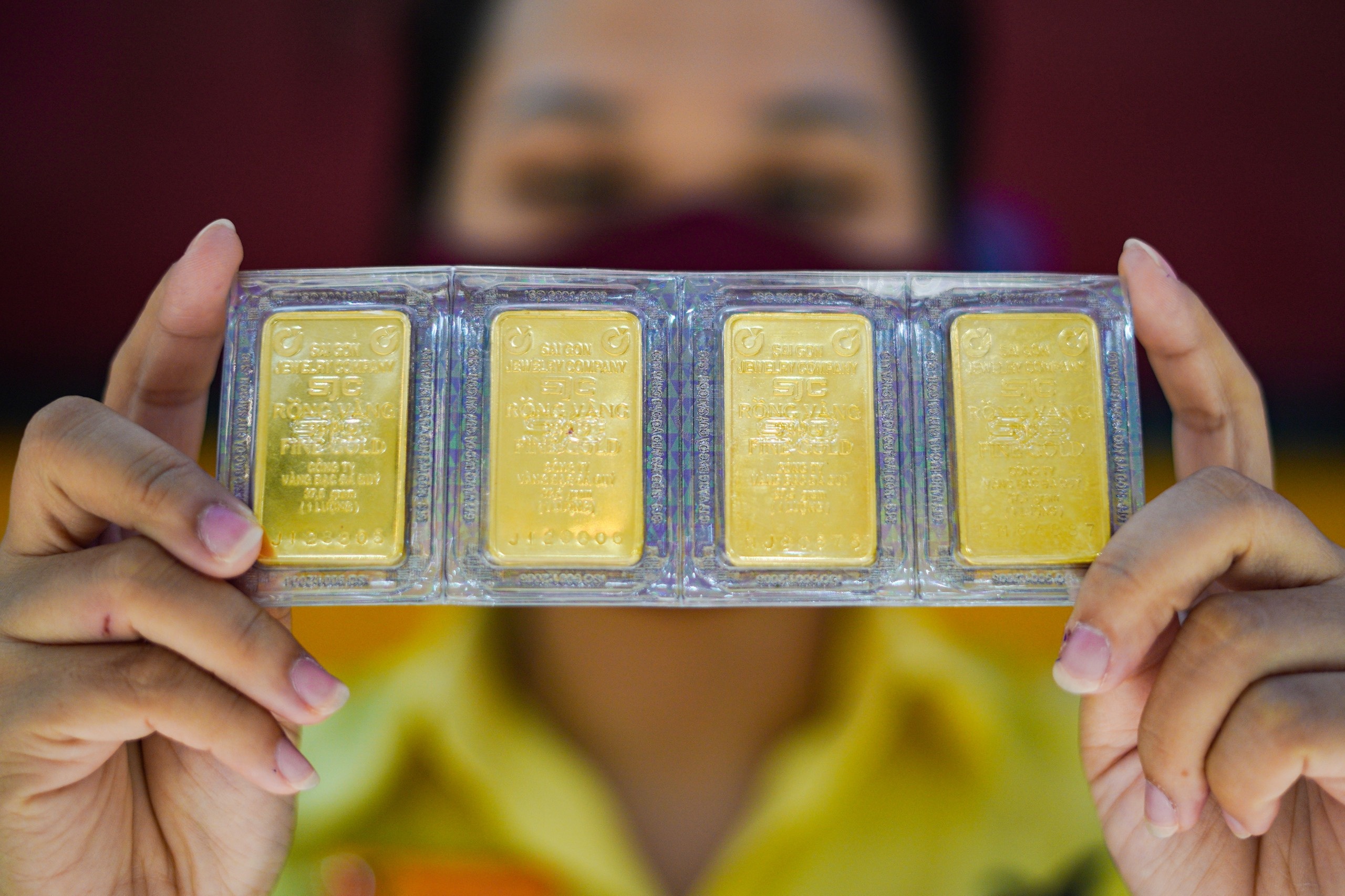 Gia vang kho tang truoc ngay via Than Tai hinh anh