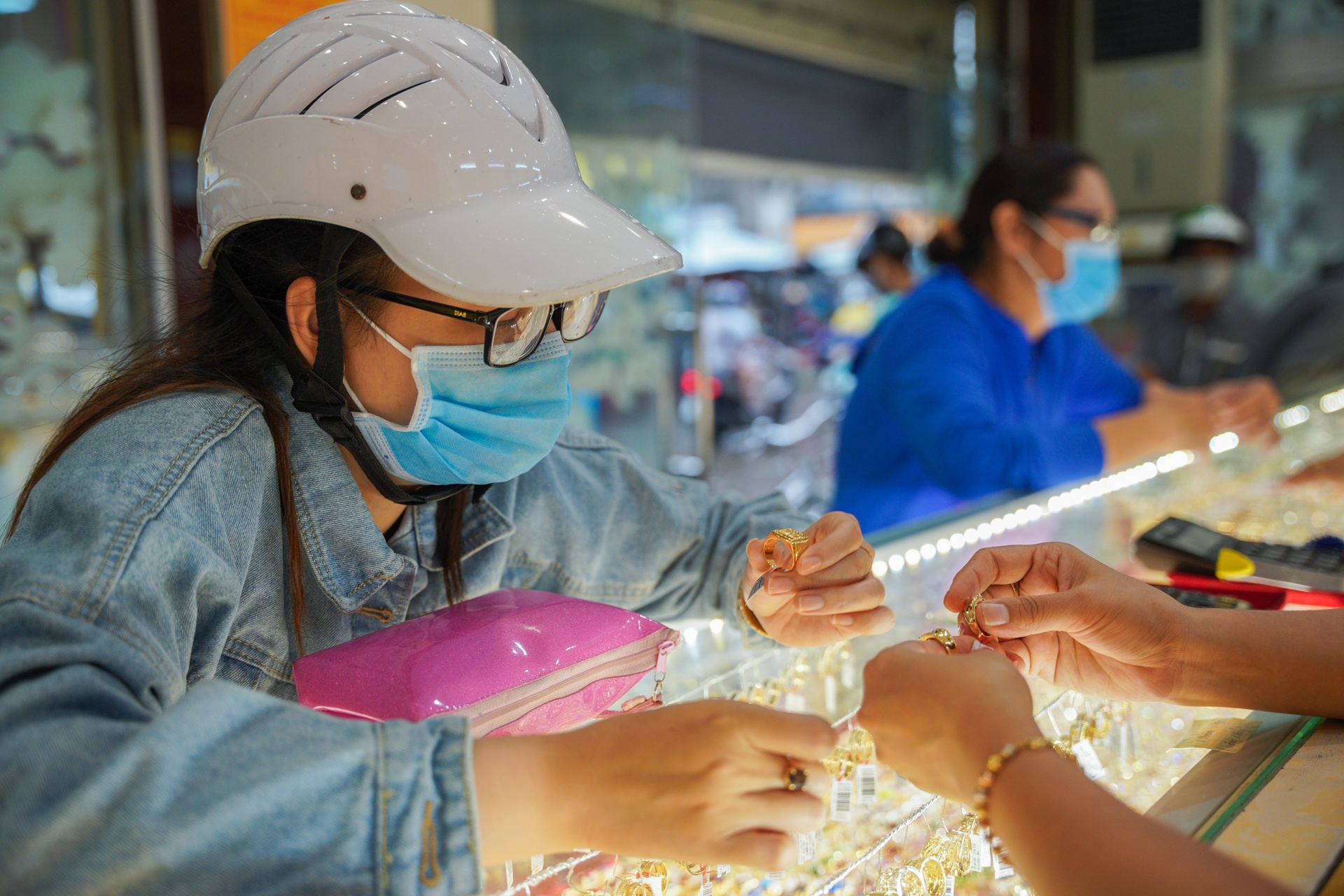 Gia vang len gan 59 trieu dong/luong hinh anh