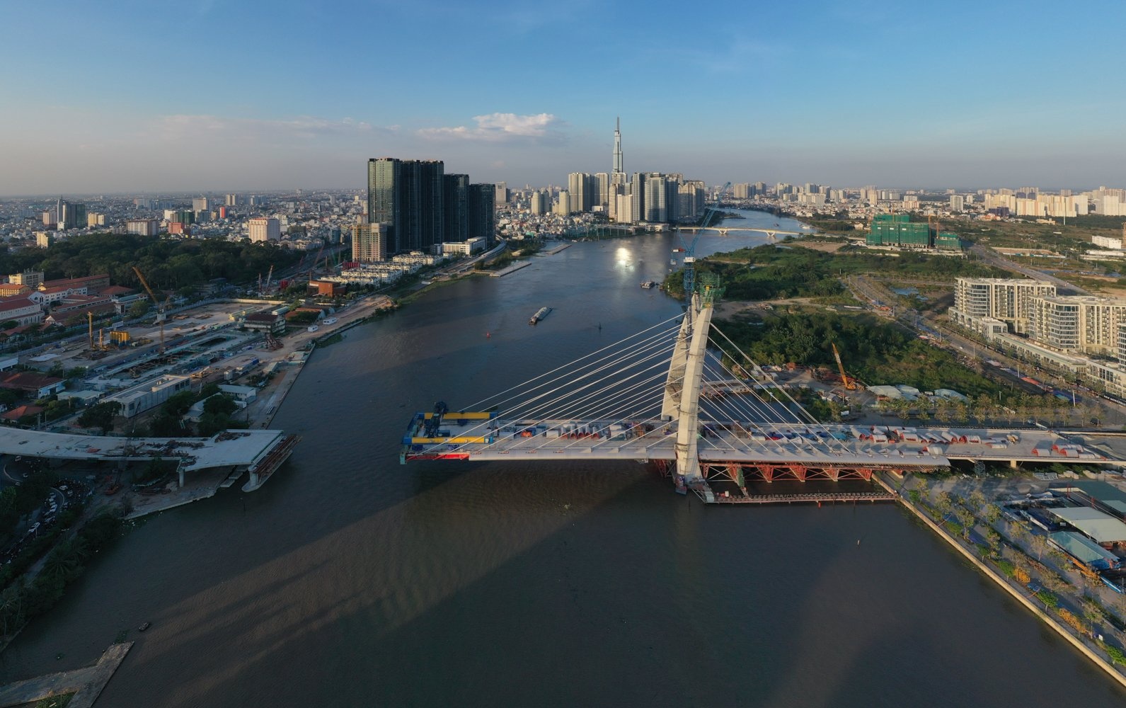 'Chinh phu can khuyen khich cong ty tu nhan dan dau trong kinh te so' hinh anh