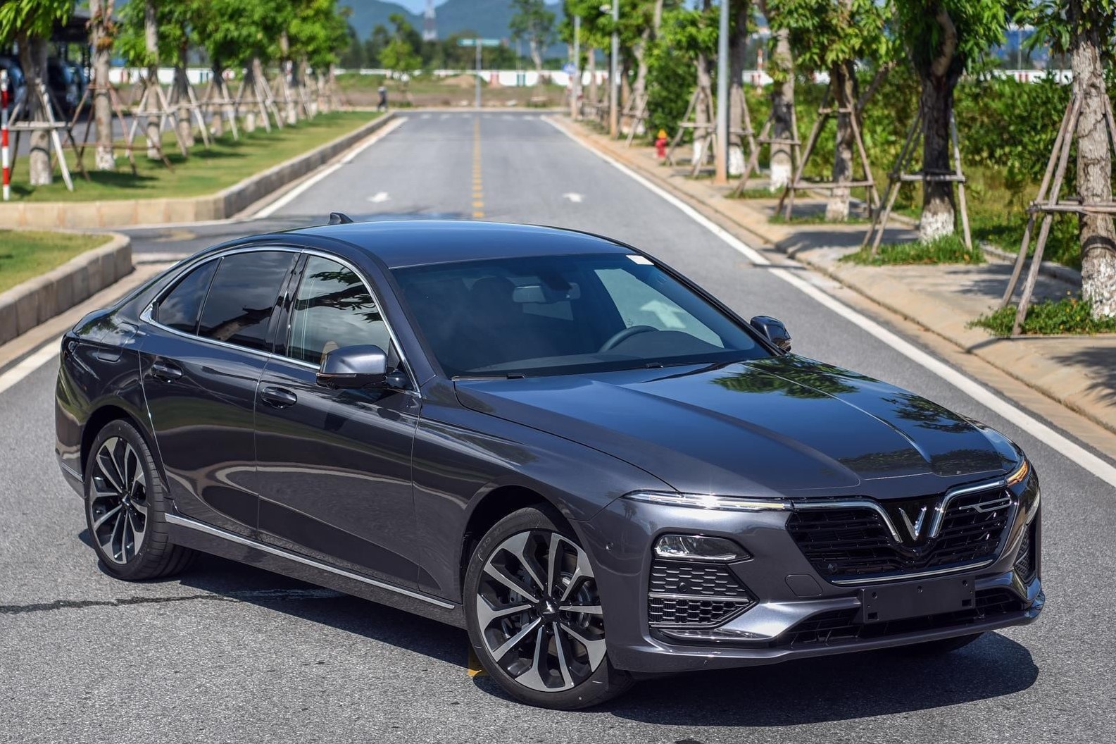 Vingroup muon niem yet Vinfast tai My anh 3