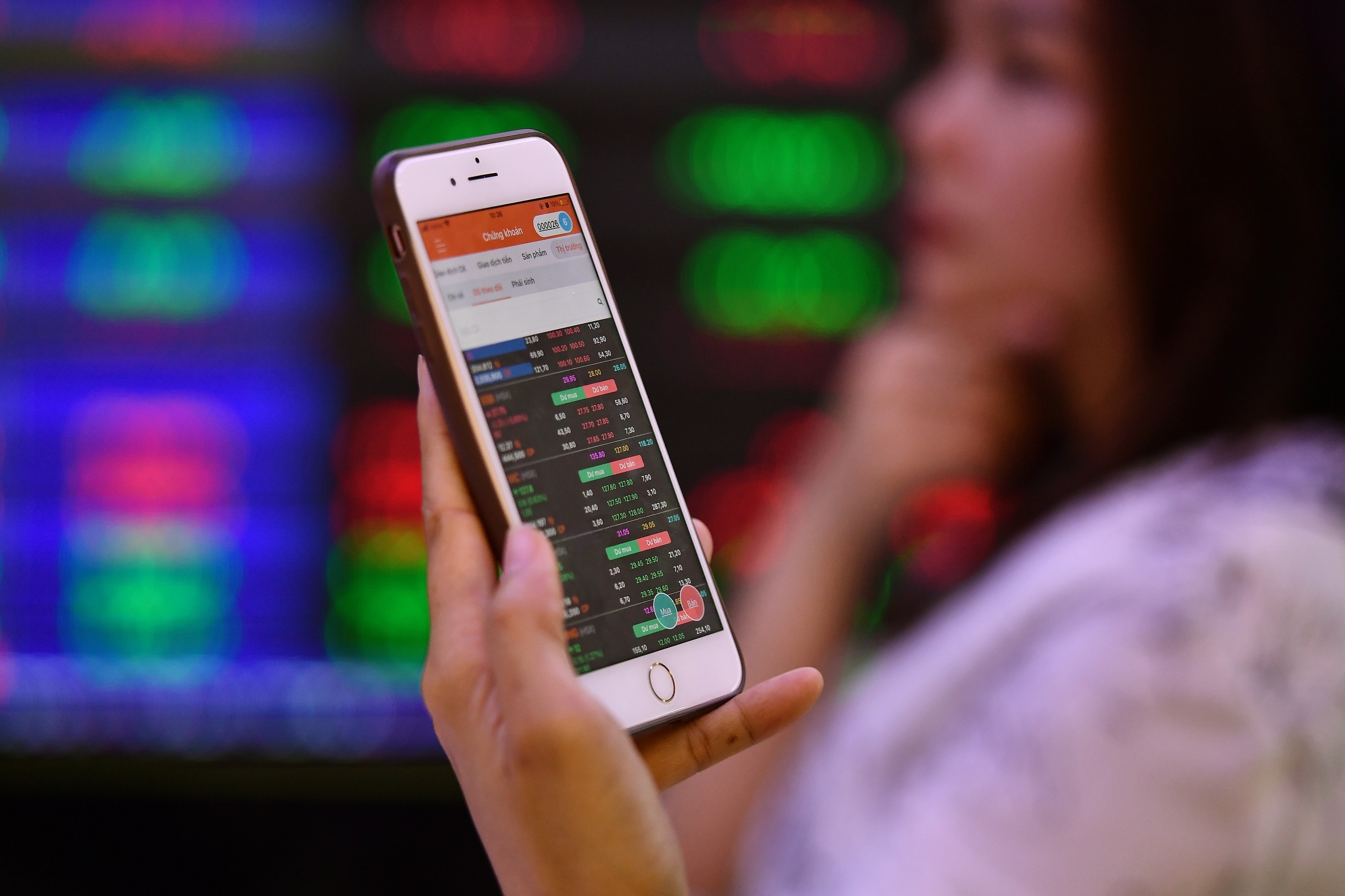 Tien do vao chung khoan nhieu nhat tu truoc den nay hinh anh