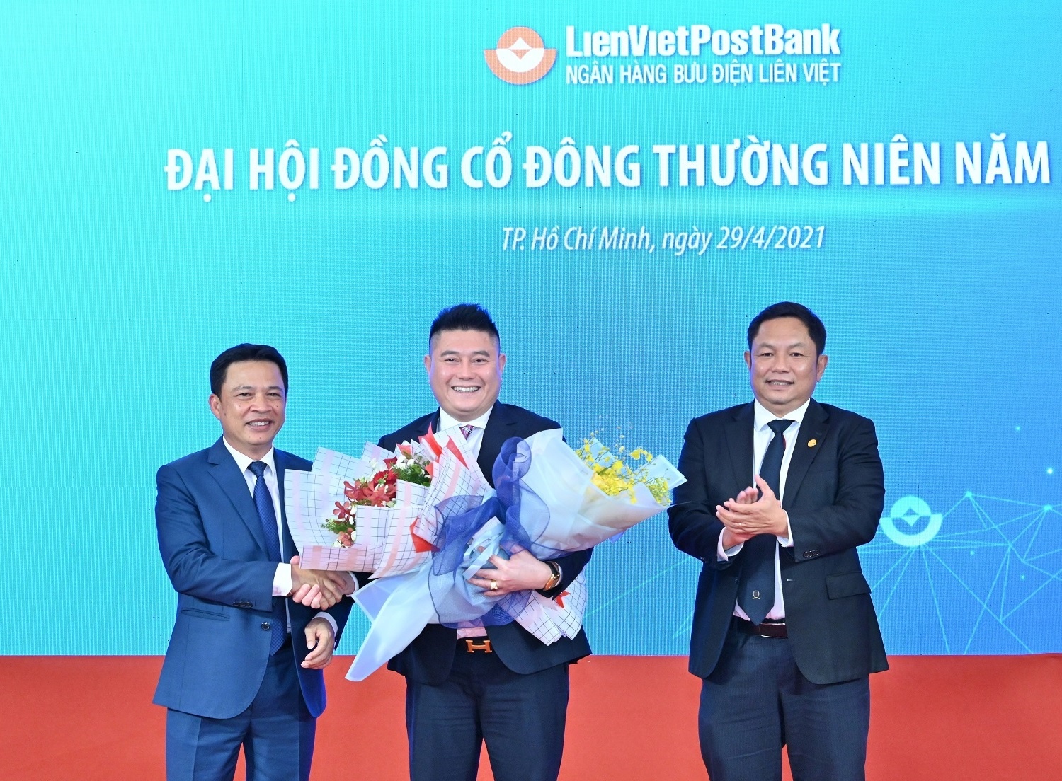 Bầu Thụy làm Phó chủ tịch LienVietPostBank ảnh 1 Bau Thuy lam Pho chu tich LienVietPostBank anh 1