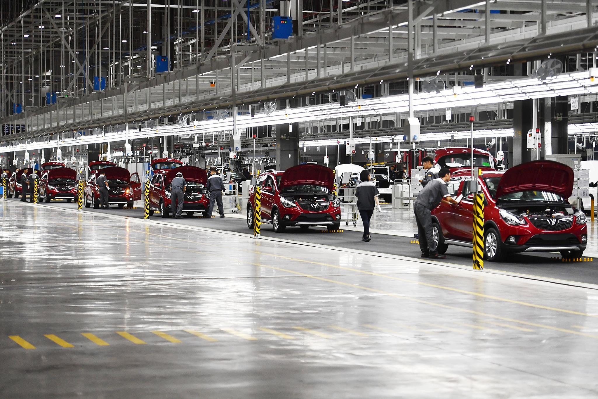 VinSmart dung san xuat dien thoai anh 2