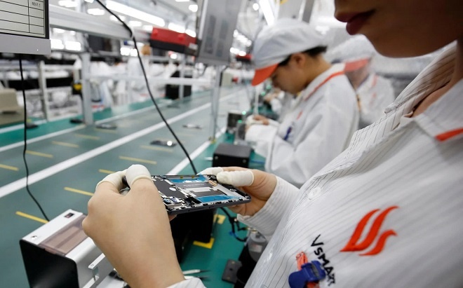 'VinSmart dung san xuat dien thoai la quyet dinh kinh doanh thuan tuy' hinh anh