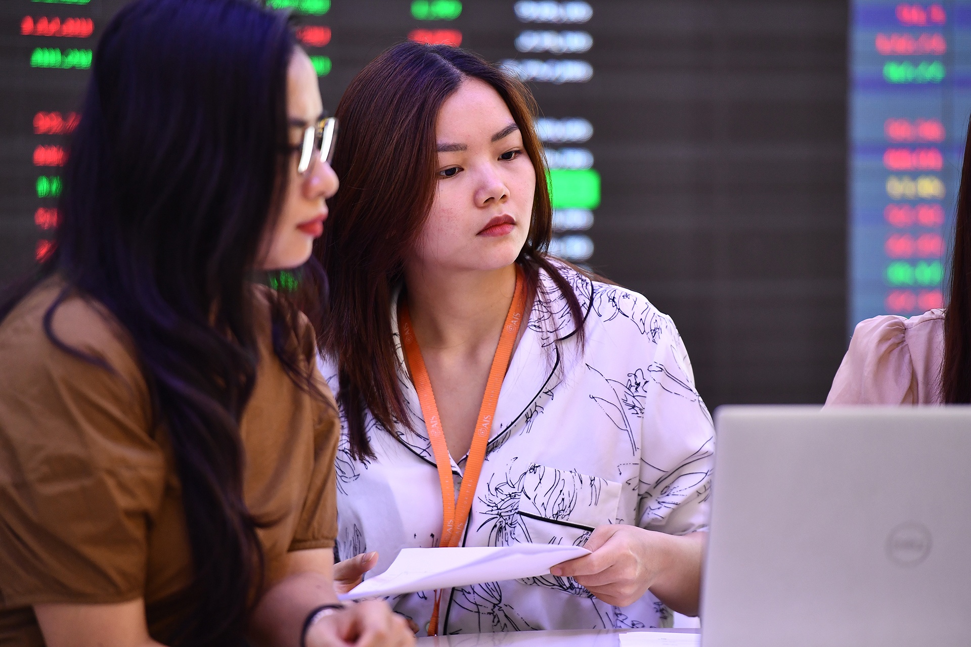 HoSE lai ky luc anh 1