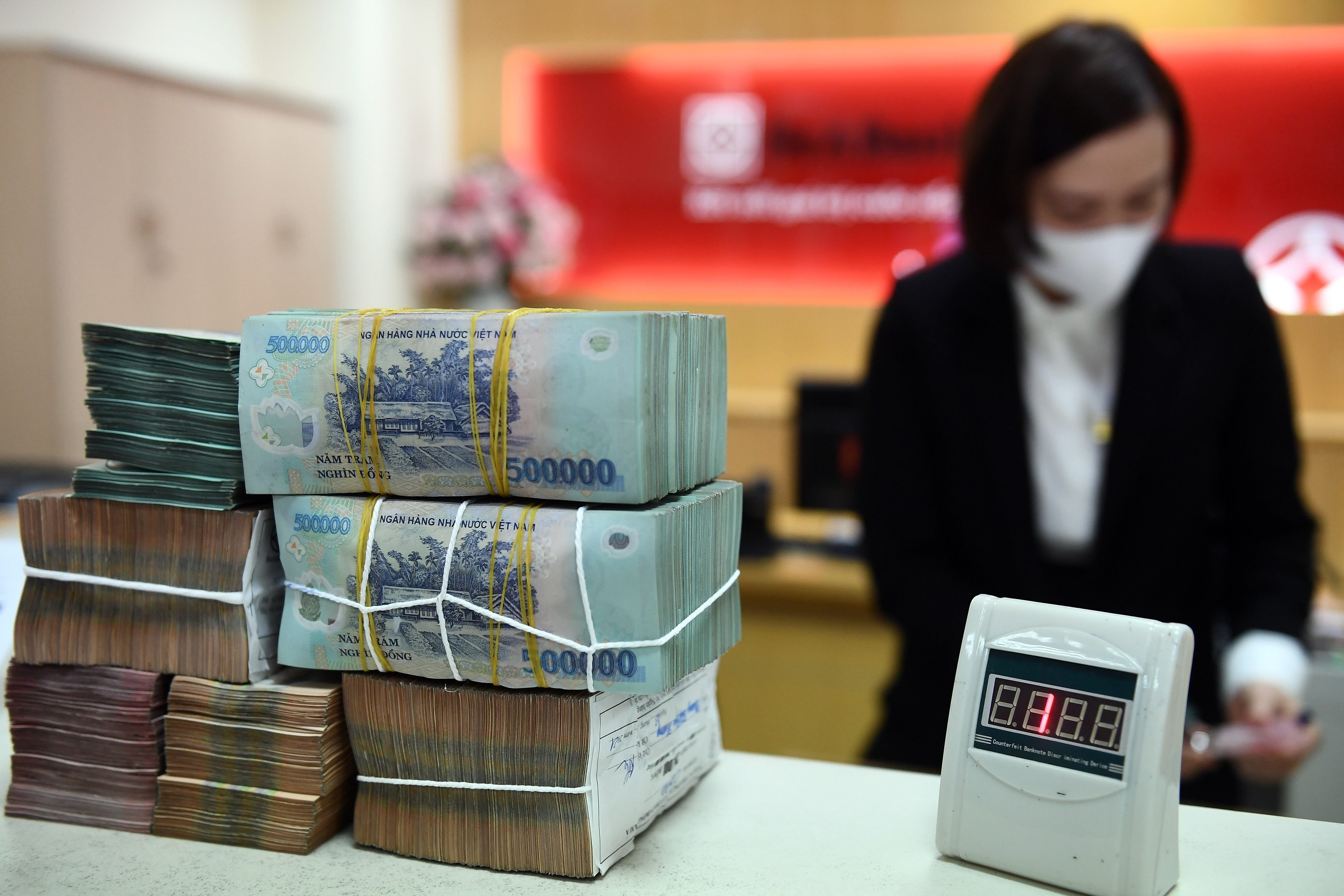 Trai chieu lai suat tiet kiem anh 1