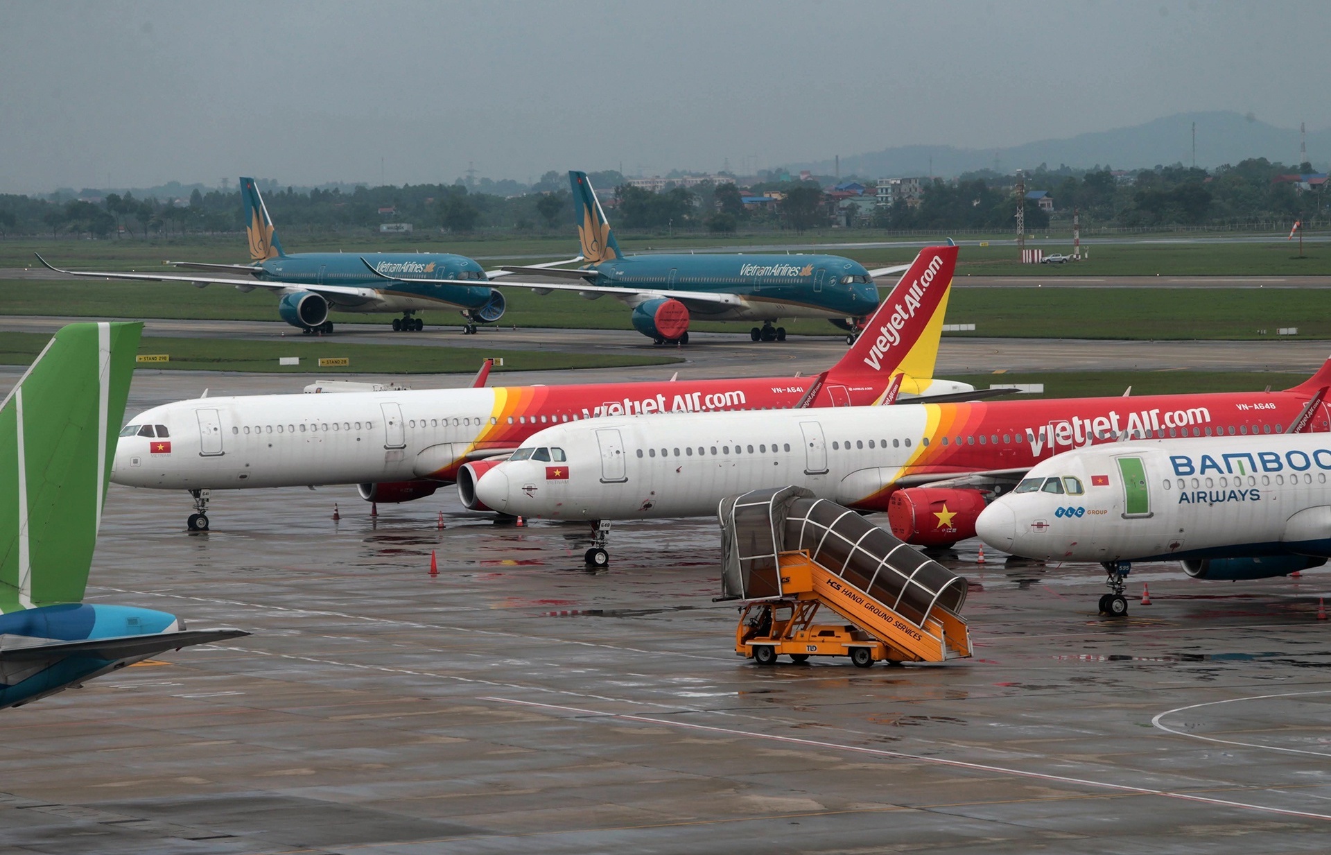 Ngan hang nao dang cho cac hang hang khong vay nhieu nhat? hinh anh