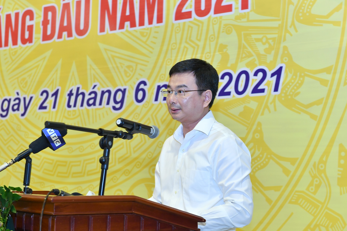 Mat bang lai suat di ngang anh 1