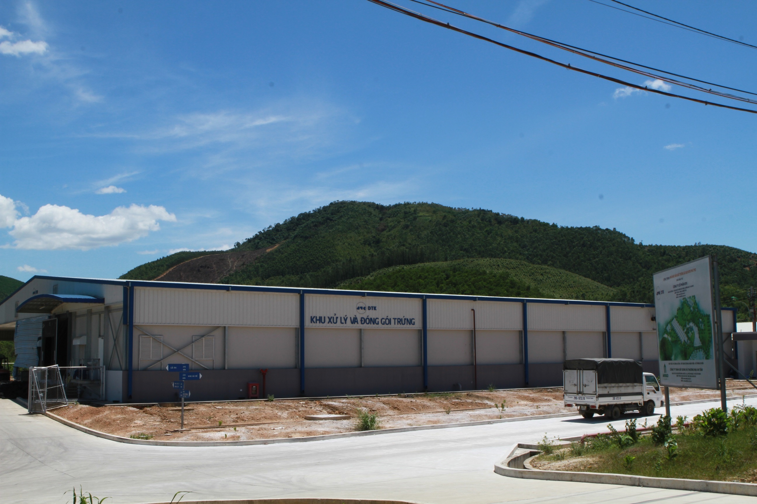 Nha may san xuat trung ga sach dau tien tai Viet Nam bi rao ban anh 1