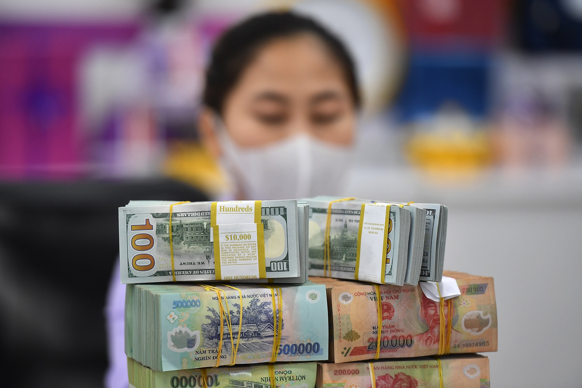 Tien gui doanh nghiep tai ngan hang cao ky luc hinh anh