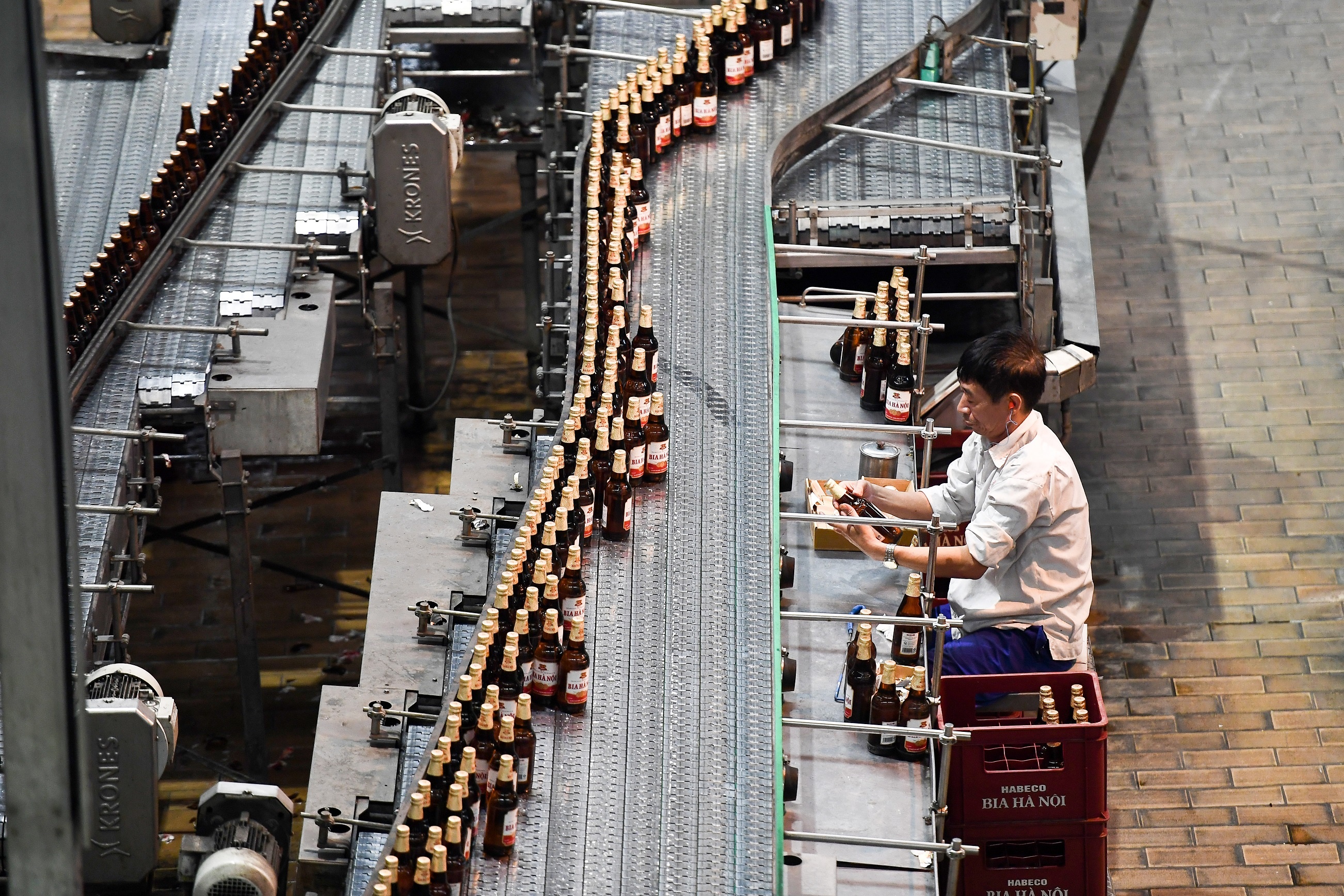 Nhieu nganh nghe giam tuyen dung lao dong cuoi nam anh 1