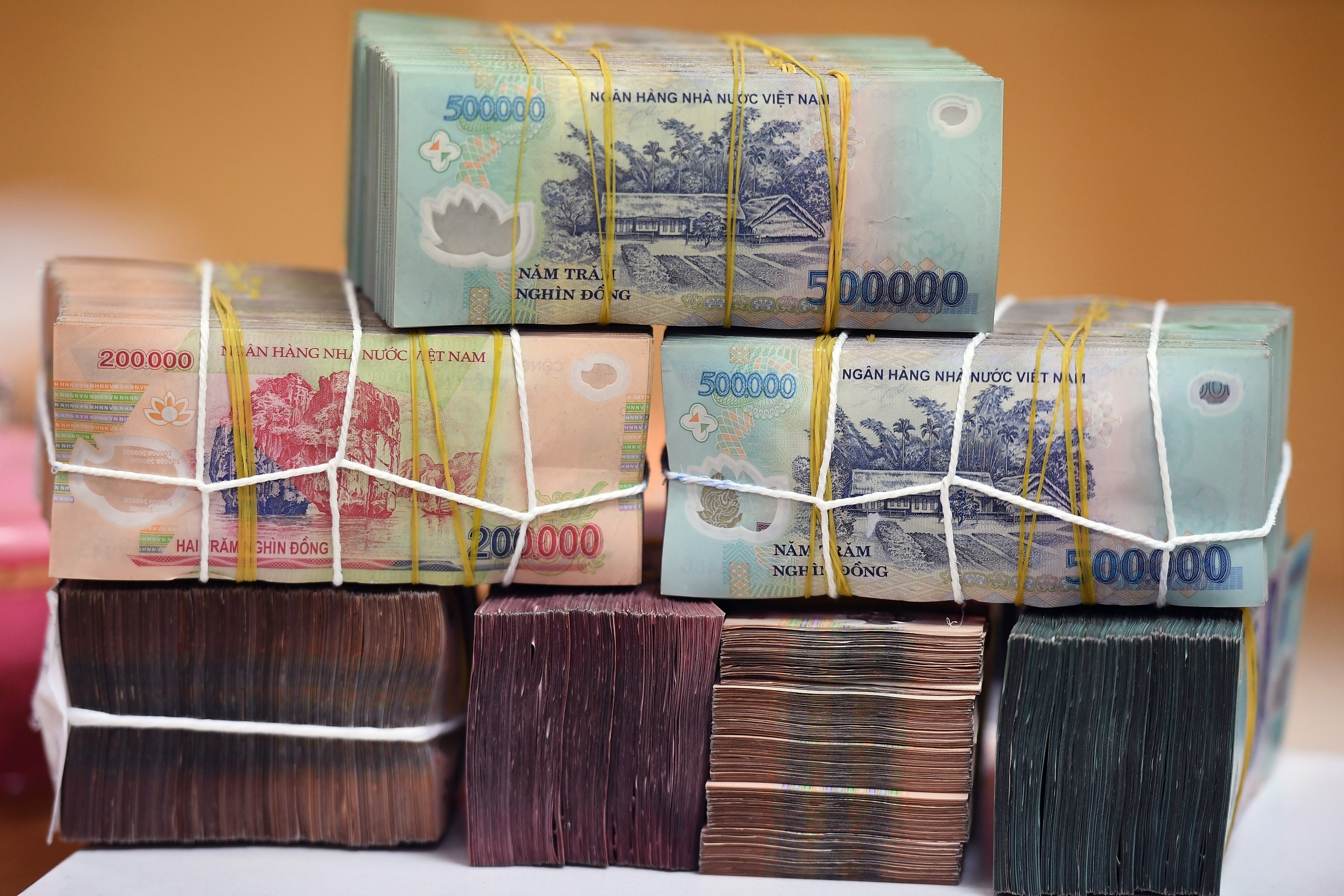 No thue 3,6 ty dong, doanh nghiep dat tru so o TP.HCM bi cuong che hinh anh