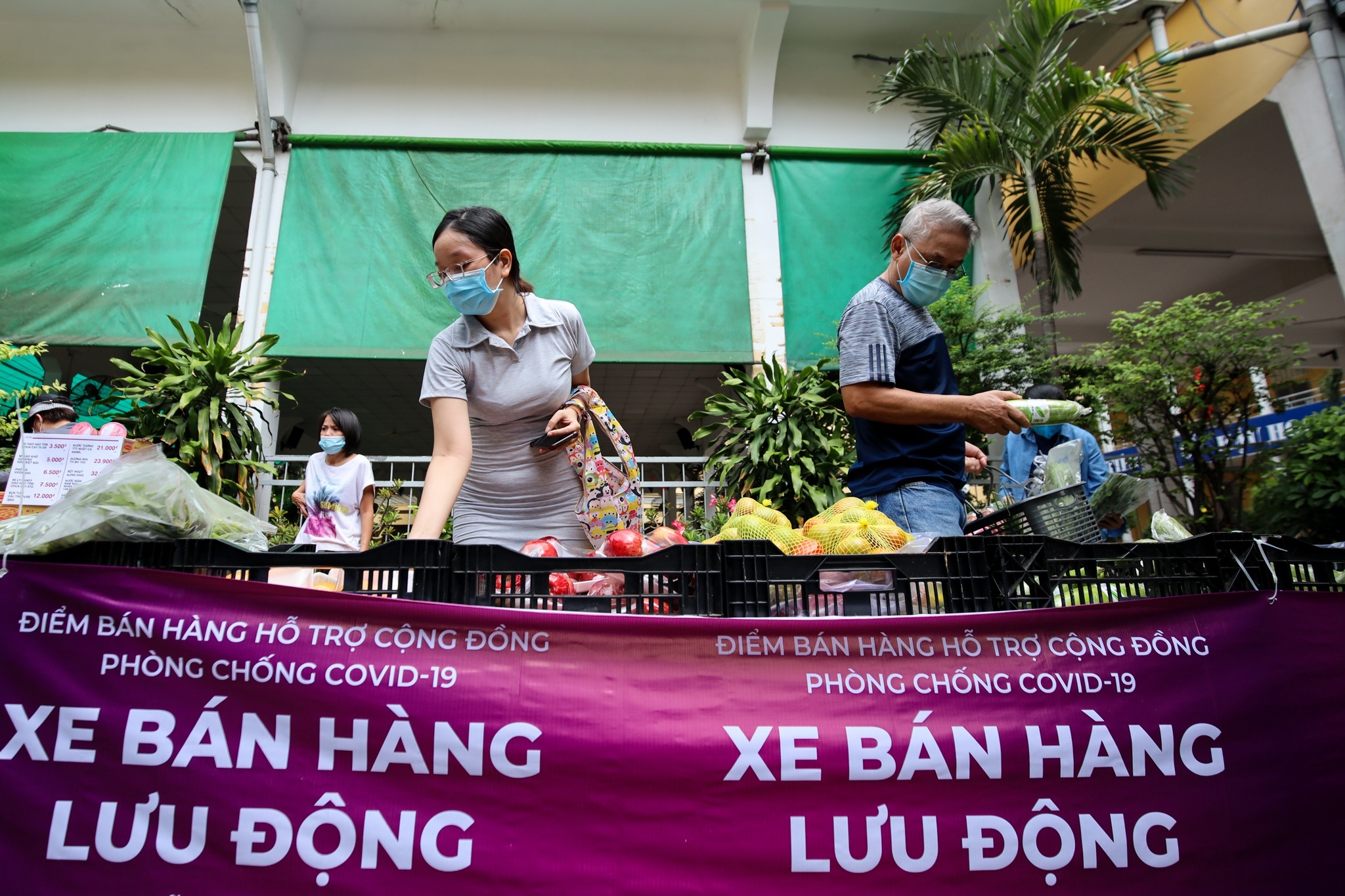 Ha Noi cho phep doanh nghiep ban hang luu dong bang oto, xe bus hinh anh